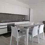 Jesolo Appartamenti F2 - Black And White