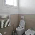F2 - Black And White Apartment Lido di Jesolo